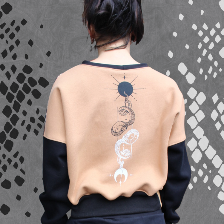 Pull court & loose Yin Yang Collection - Taille M - camel et noir